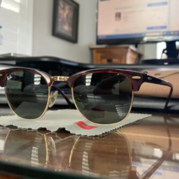 Ray-Ban Clubmaster RB3016 W0366 51-21 Classic Red Havana Frame Green Lenses - Picture 4 of 4